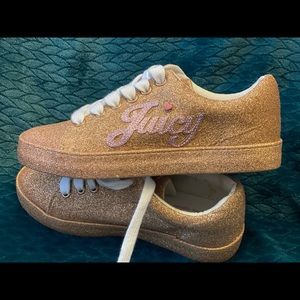 Juicy Couture girls shoes. Size 13.